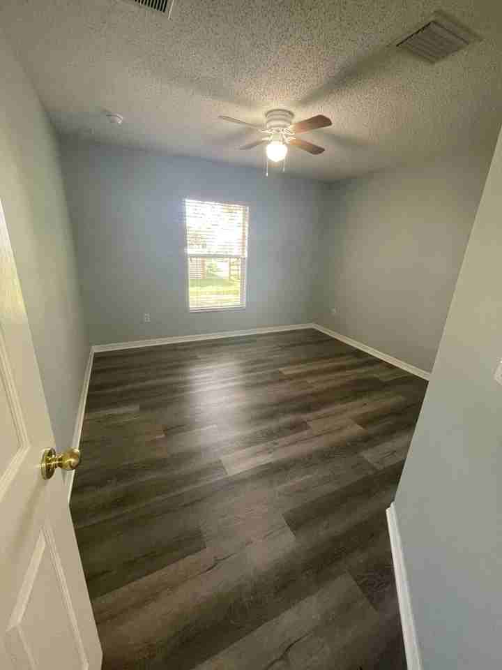 362 Columbus St - Photo 3 of 17