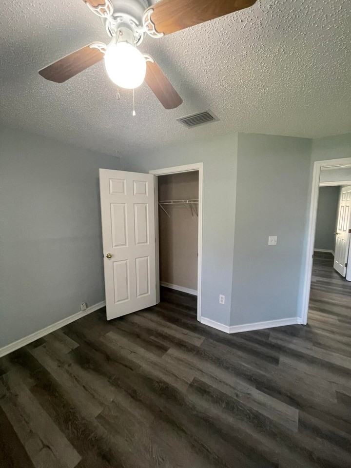 362 Columbus St - Photo 5 of 17