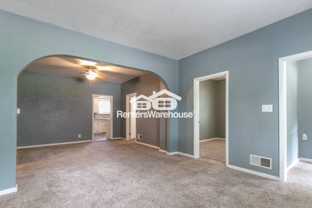 1822 S Northern Blvd - Photo 1 of 1