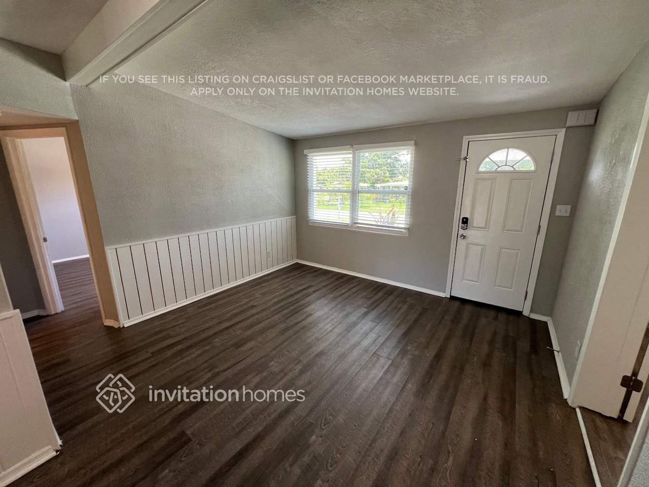 11678 104th St - Photo 2 of 11