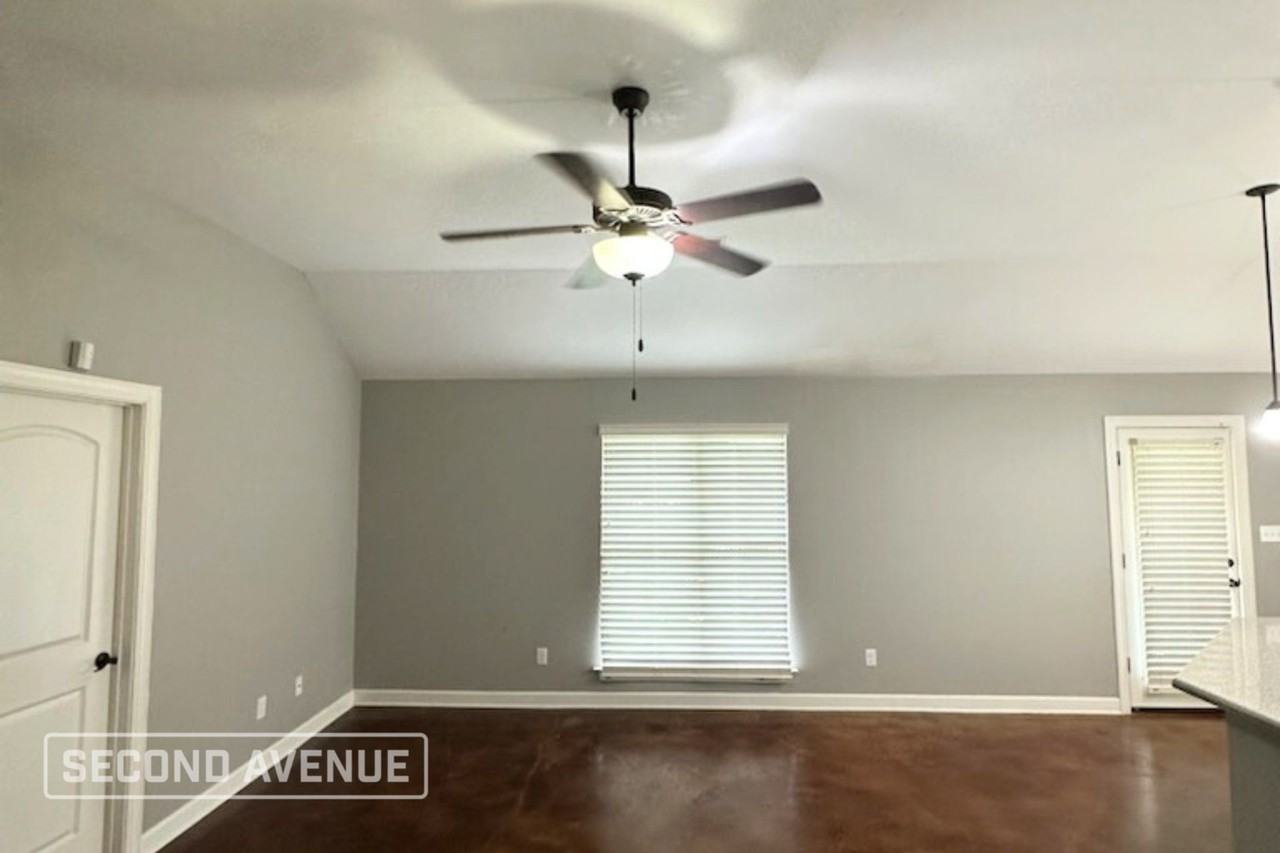 8948 Smith Ranch Dr - Photo 3 of 12