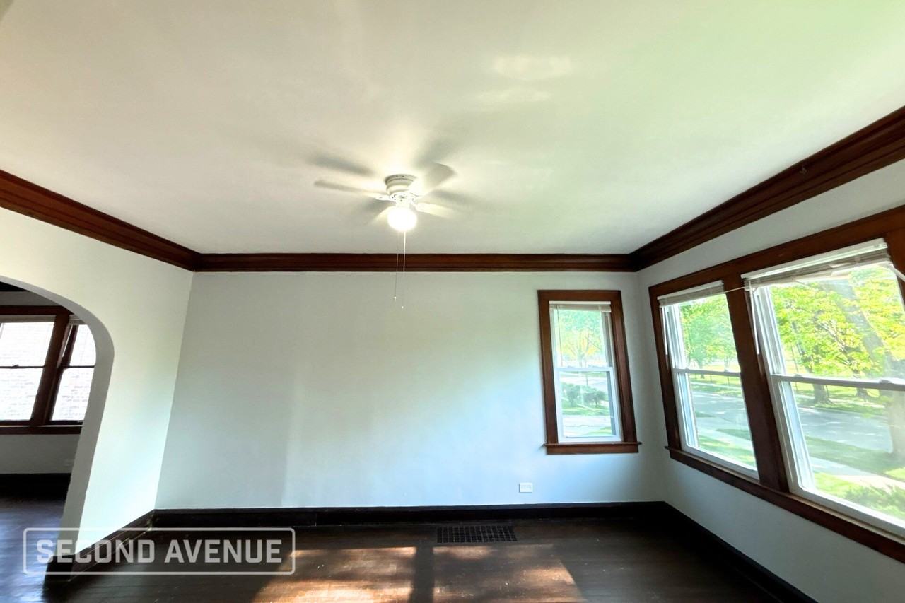 10437 S Wallace St - Photo 3 of 9