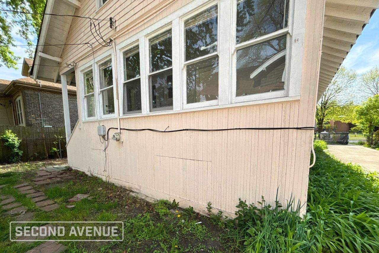 10437 S Wallace St - Photo 6 of 9