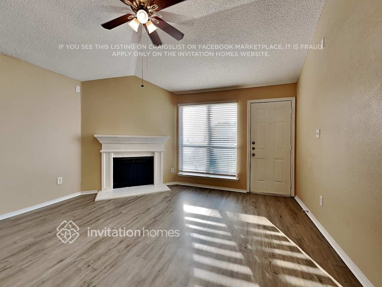 10648 Shadywood Dr - Photo 3 of 19