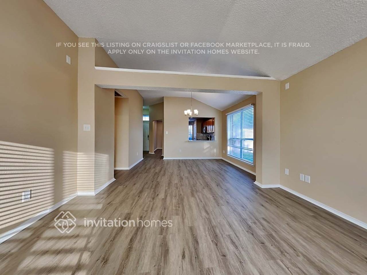 10648 Shadywood Dr - Photo 5 of 19