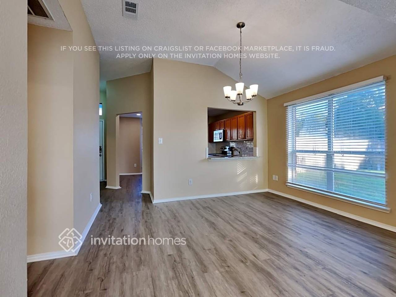 10648 Shadywood Dr - Photo 6 of 19