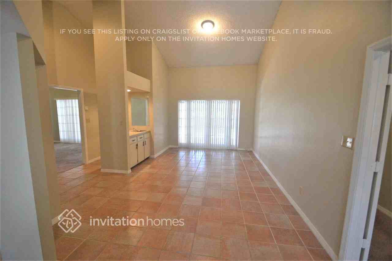 232 Antler Ct - Photo 2 of 10