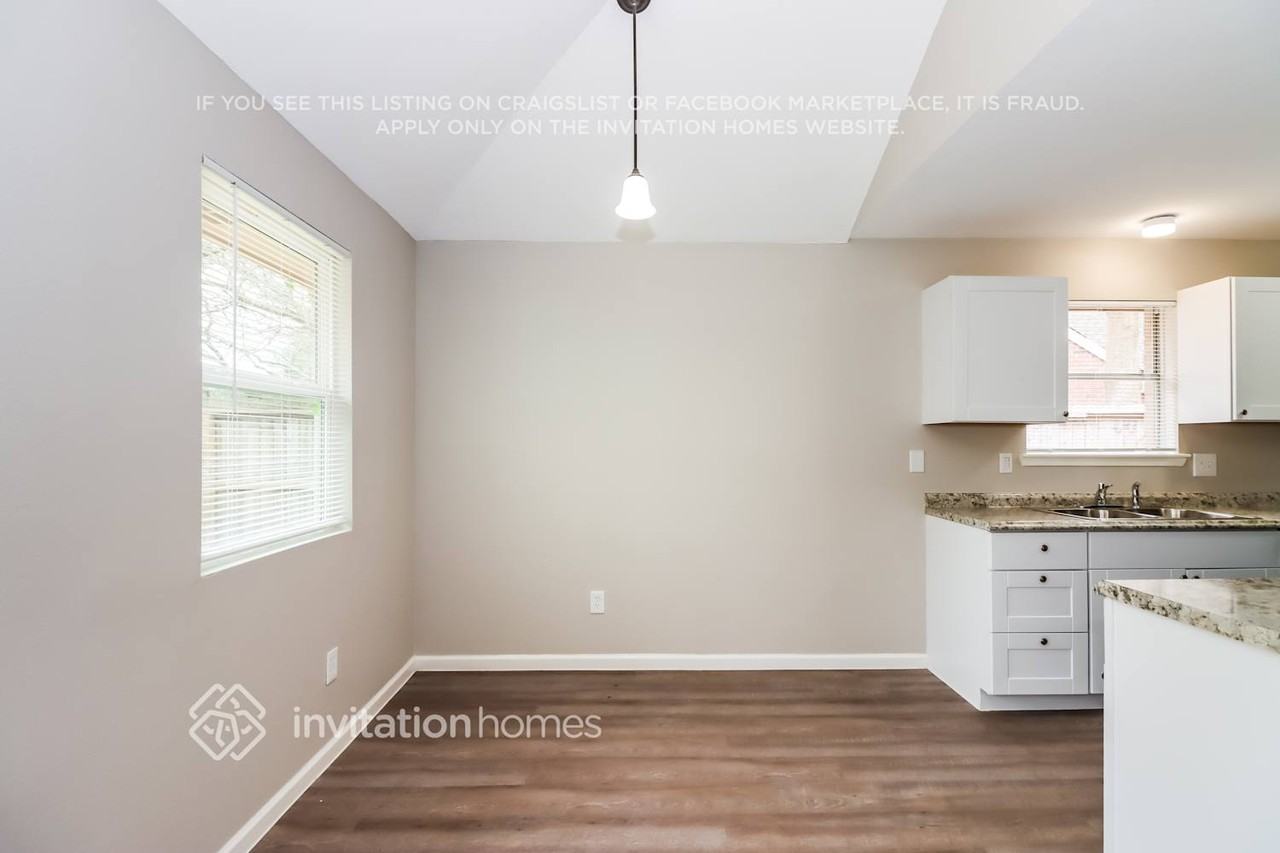 22635 Leedstown Ln - Photo 3 of 12