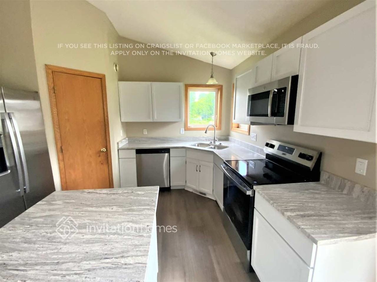 10128 45th Pl Ne - Photo 5 of 16