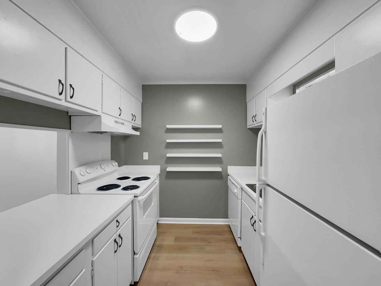 Chateau Orleans Apartments - Photo 4 of 49