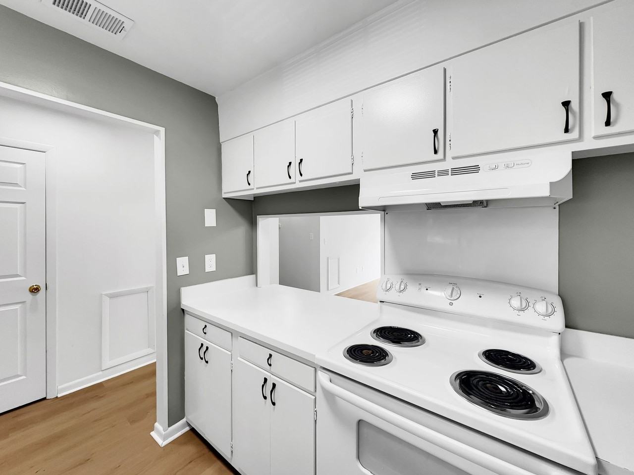 Chateau Orleans Apartments - Photo 6 of 49