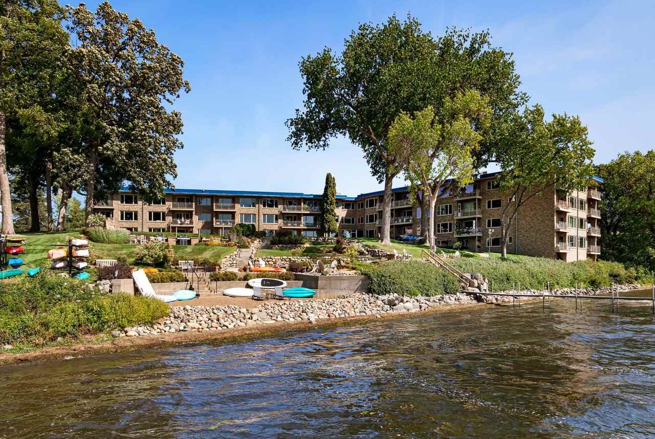 Minnetonka Edgewater - Photo 2 of 26