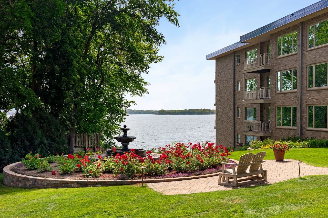 Minnetonka Edgewater - Photo 4 of 26