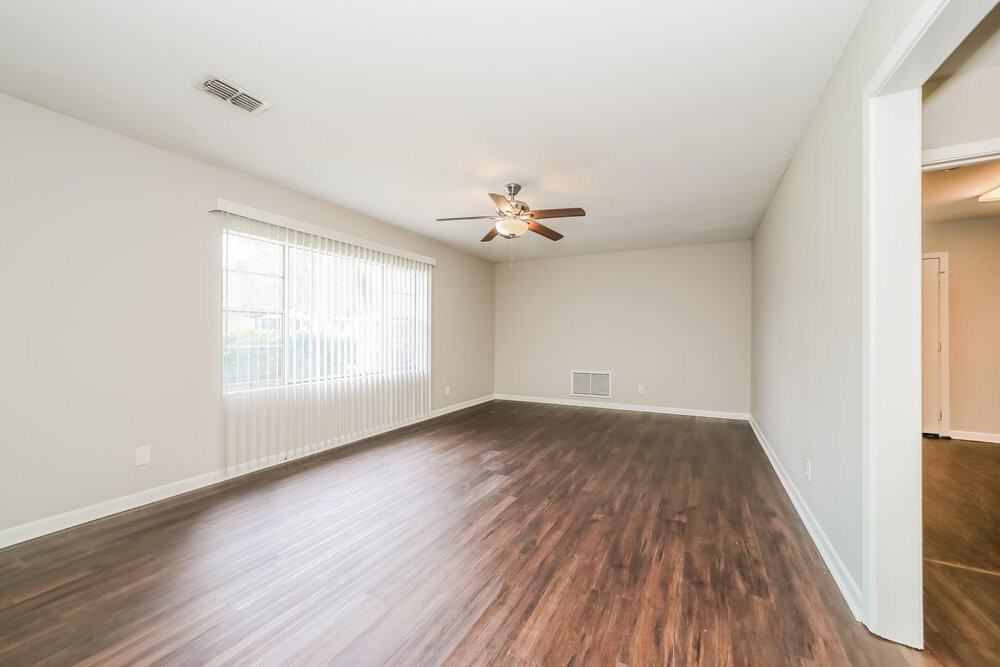 6104 Harlow Blvd - Photo 4 of 19