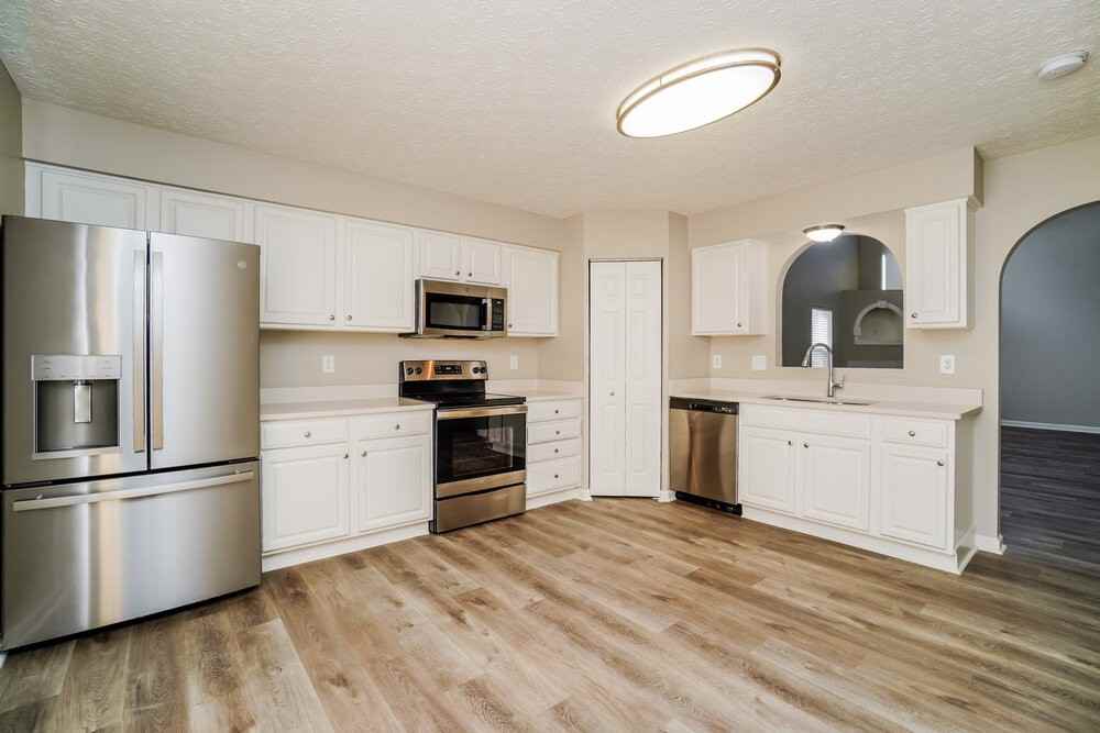 4880 Grimm Dr - Photo 7 of 17