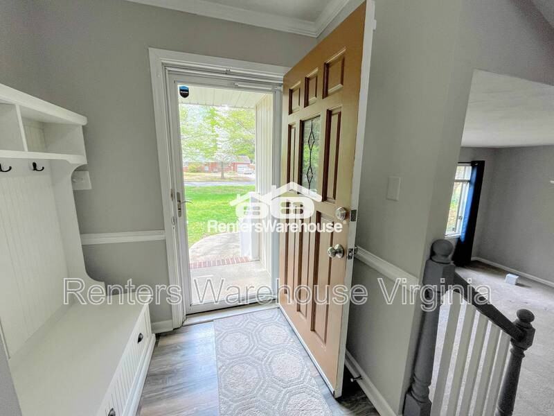 452 Suburban Pkwy - Photo 3 of 50