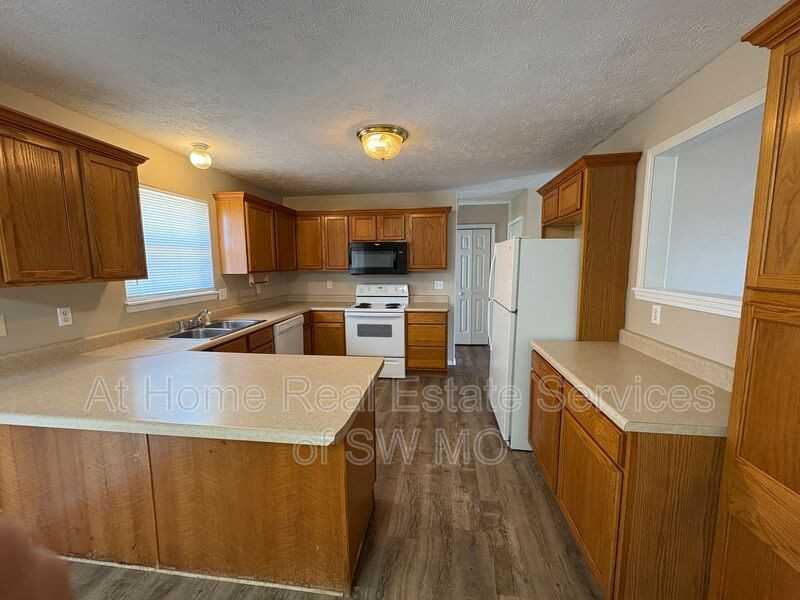 1622 E Jody Cir - Photo 6 of 16