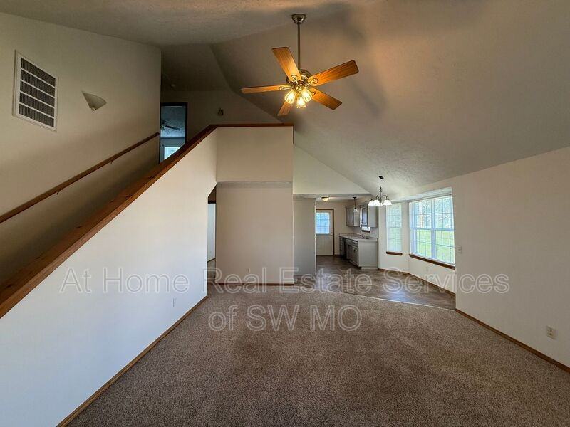 1245 W Bluegrass Rd - Photo 2 of 11