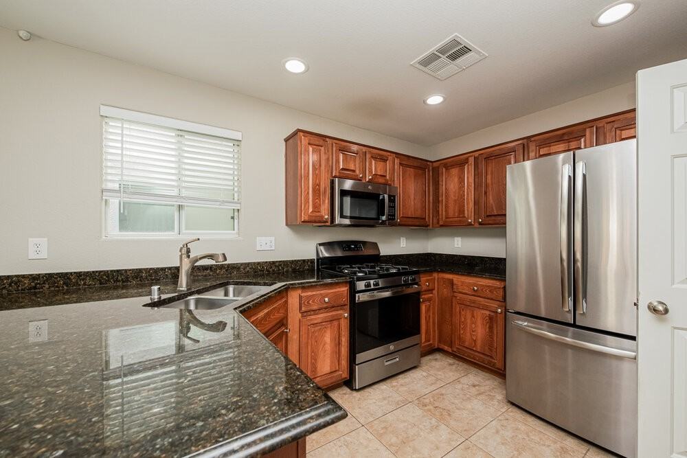 6711 Scarlet Star Ave - Photo 7 of 17