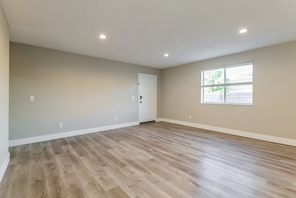 1079 Harpy Eagle Ave - Photo 4 of 17