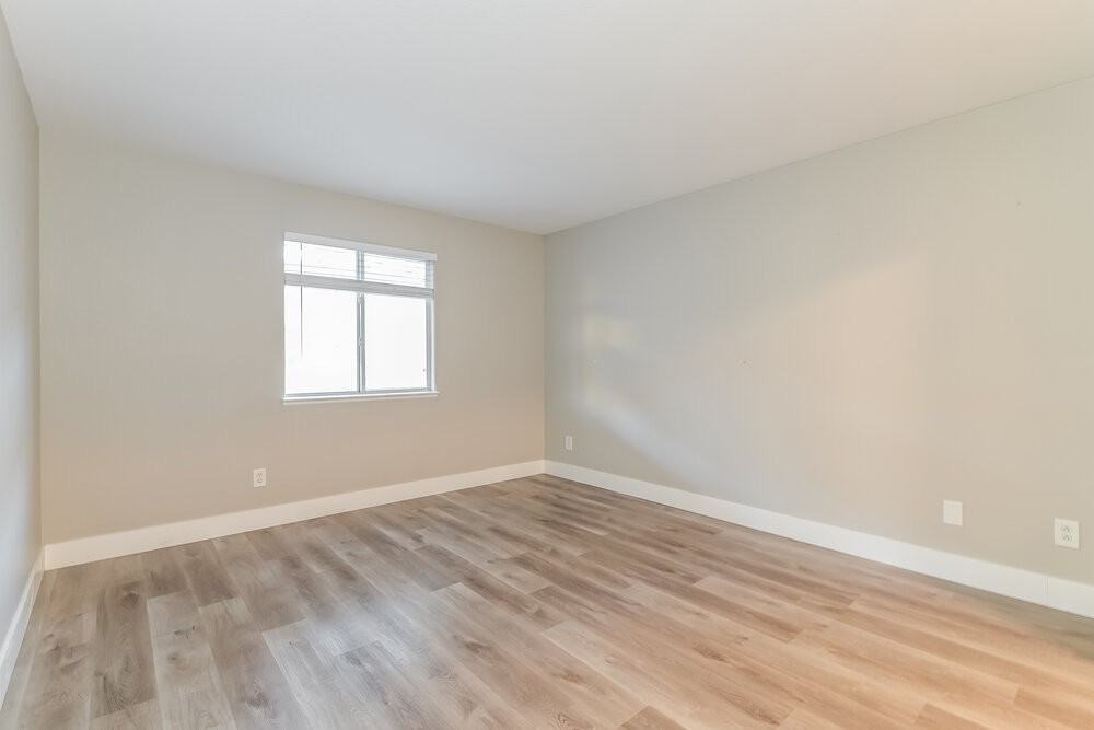 1079 Harpy Eagle Ave - Photo 6 of 17