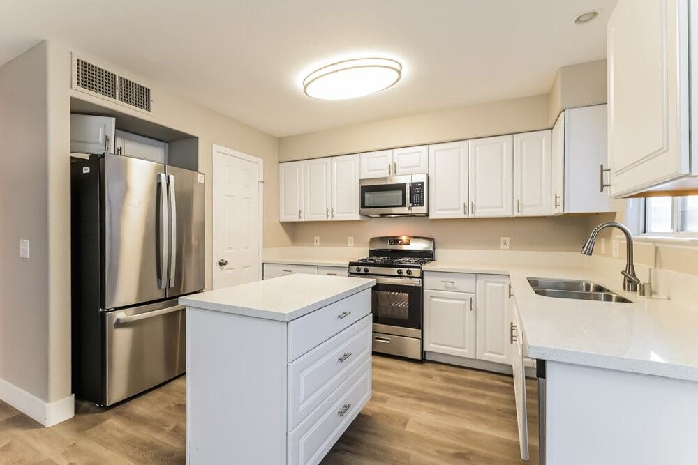 1079 Harpy Eagle Ave - Photo 7 of 17