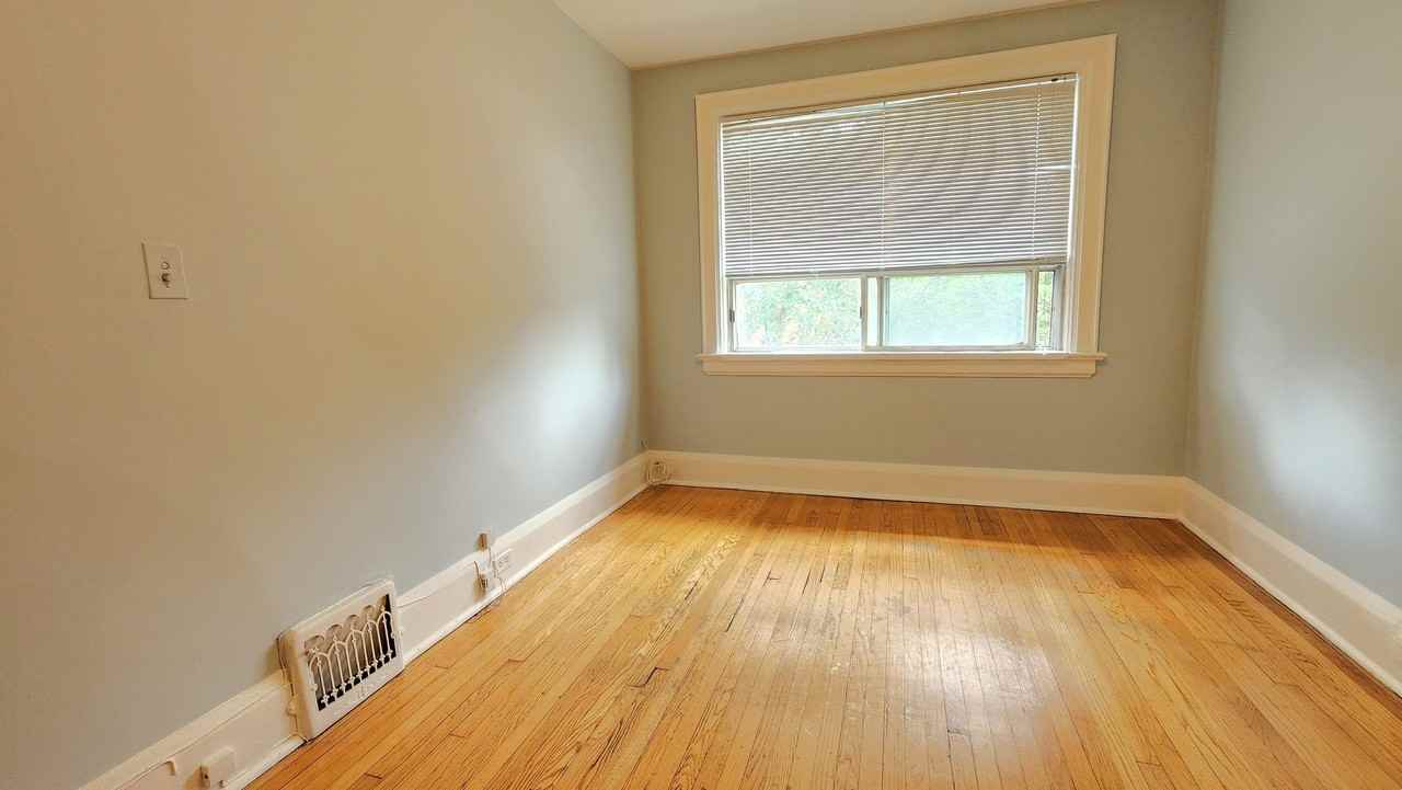 32 Glenhurst Avenue 2nd flr - Photo 3 of 12