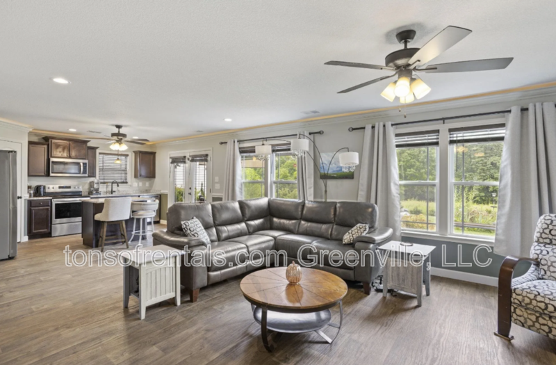 679 Spartan Commodor Ln - Photo 3 of 19