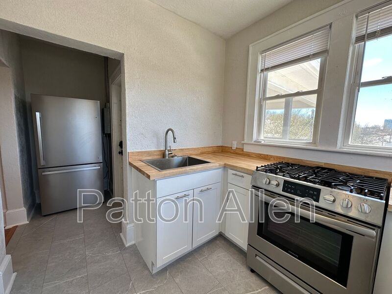 205 Hillside St #3 - Photo 4 of 22