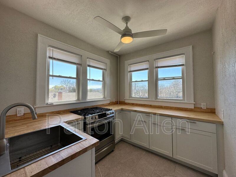 205 Hillside St #3 - Photo 6 of 22