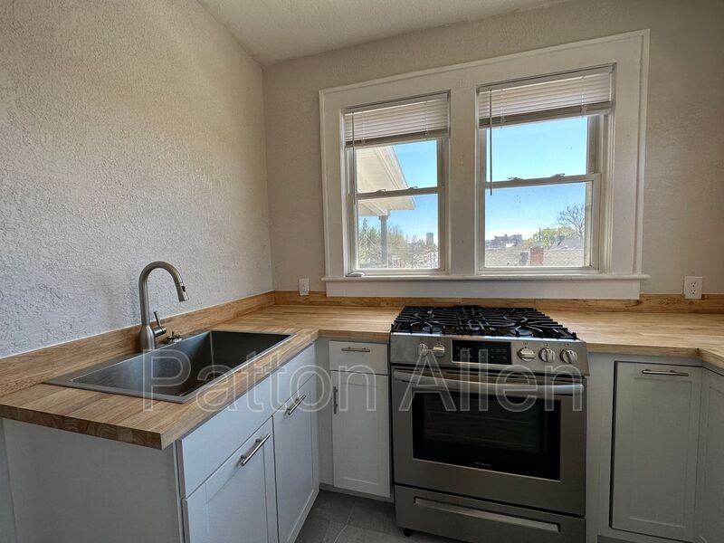 205 Hillside St #3 - Photo 7 of 22