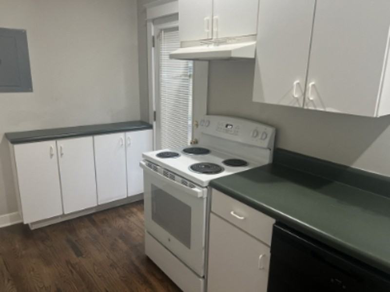 925 Greenwood Ave Ne - Photo 6 of 14