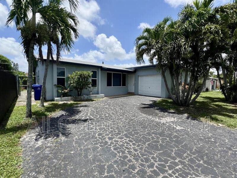 8640 Wilshire Dr - Photo 2 of 24