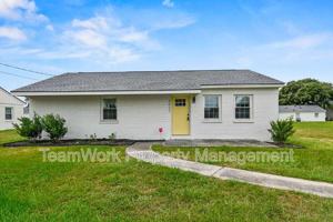 featured image of 3027 Azalea Dr