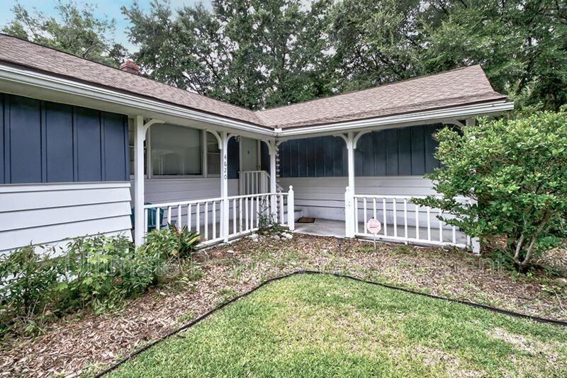 4620 Greenway Ave - Photo 3 of 25