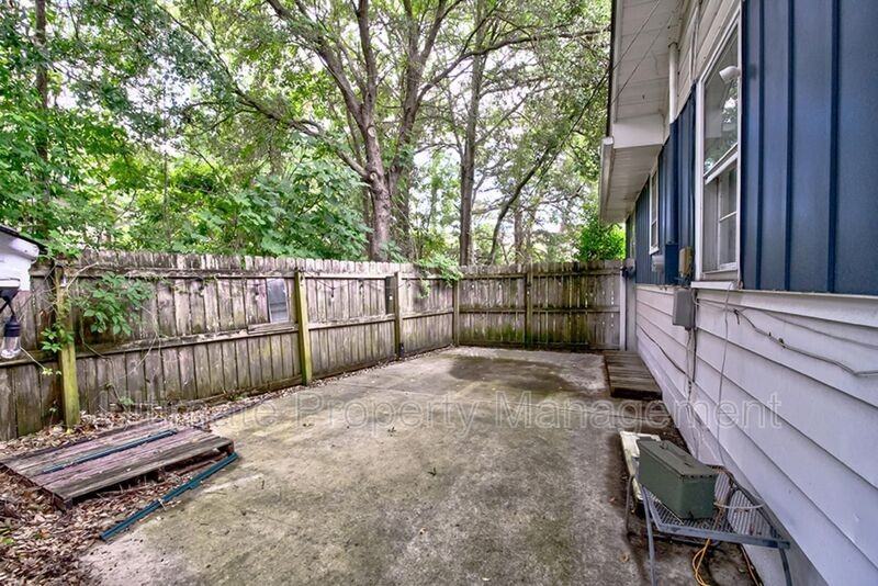 4620 Greenway Ave - Photo 6 of 25