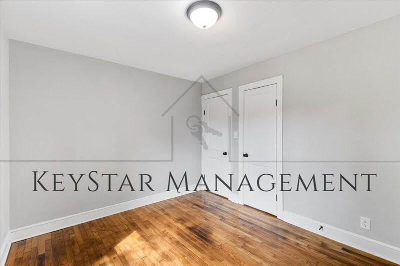 429 Henry St - Photo 5 of 28