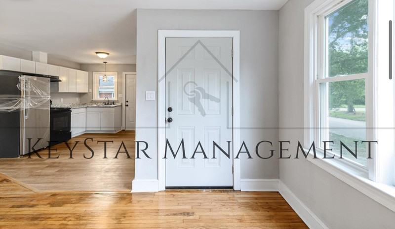 429 Henry St - Photo 6 of 28