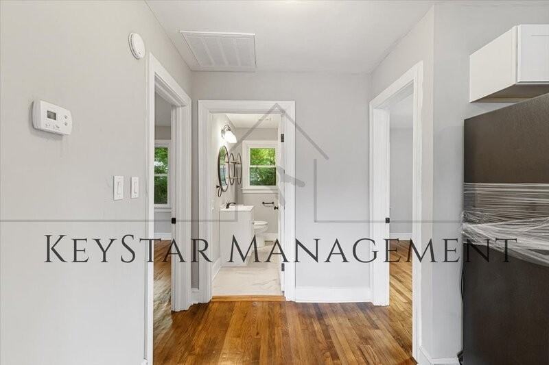 429 Henry St - Photo 7 of 28