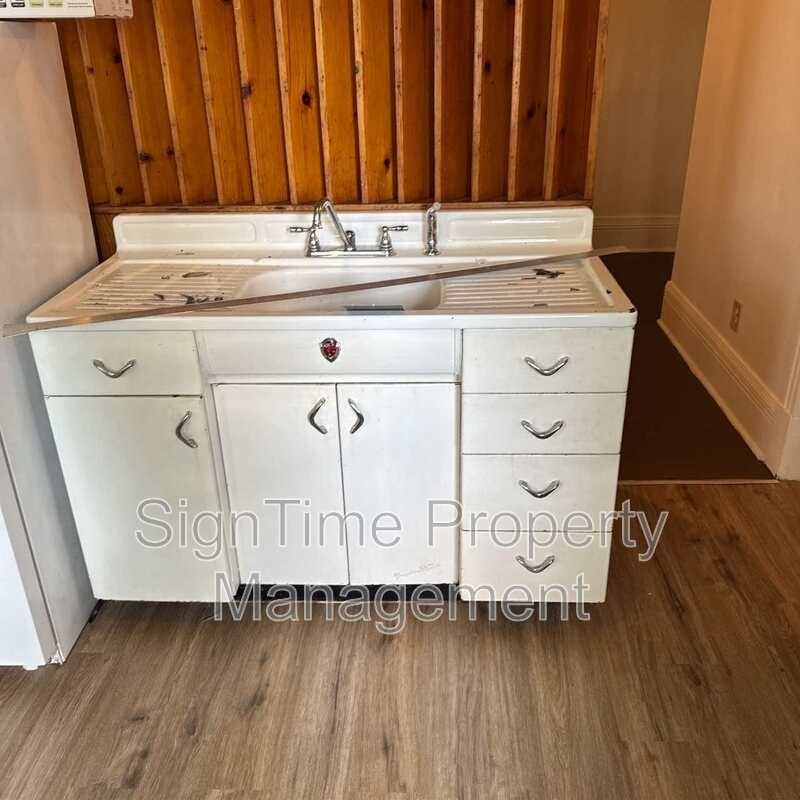38 E Franklin St - Photo 4 of 10