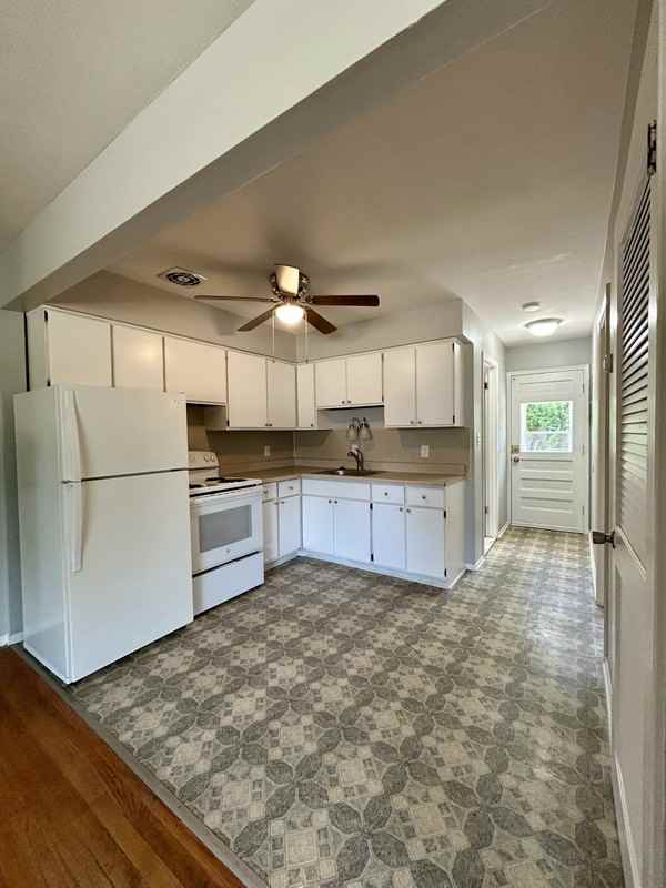 1450 Goddard Rd - Photo 5 of 11