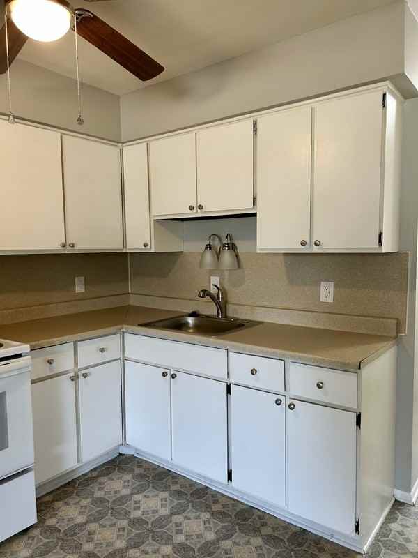 1450 Goddard Rd - Photo 6 of 11