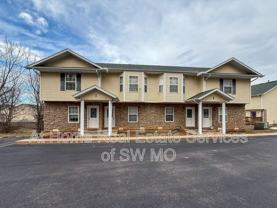 1820 W Walnut Lawn St #M3 - Photo 1 of 1