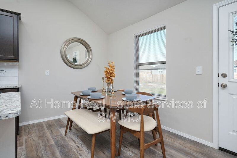 223 Hickory Hills St - Photo 6 of 19