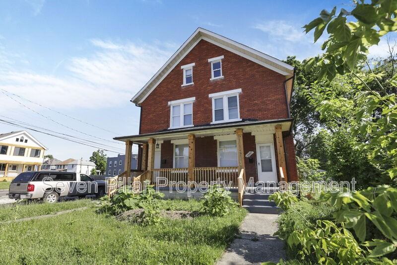 1544 Granville St - Photo 2 of 44