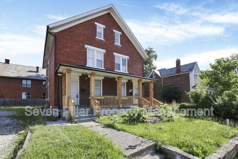 1544 Granville St - Photo 3 of 44