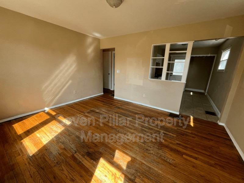 2382 Pontiac St - Photo 2 of 11