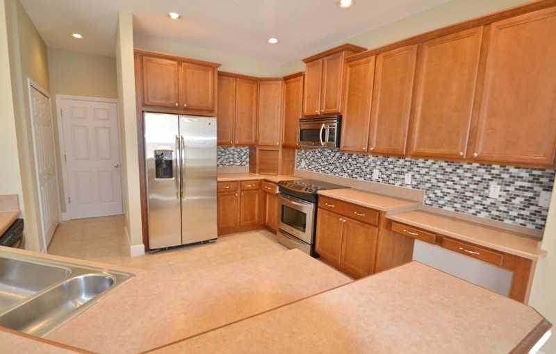 208 Crystal Ridge Rd - Photo 2 of 16