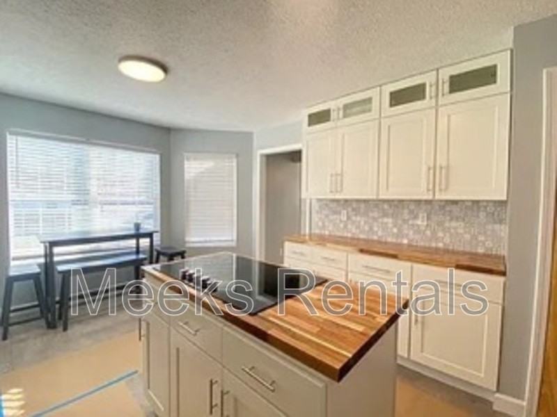 140 Misty Ln - Photo 3 of 12
