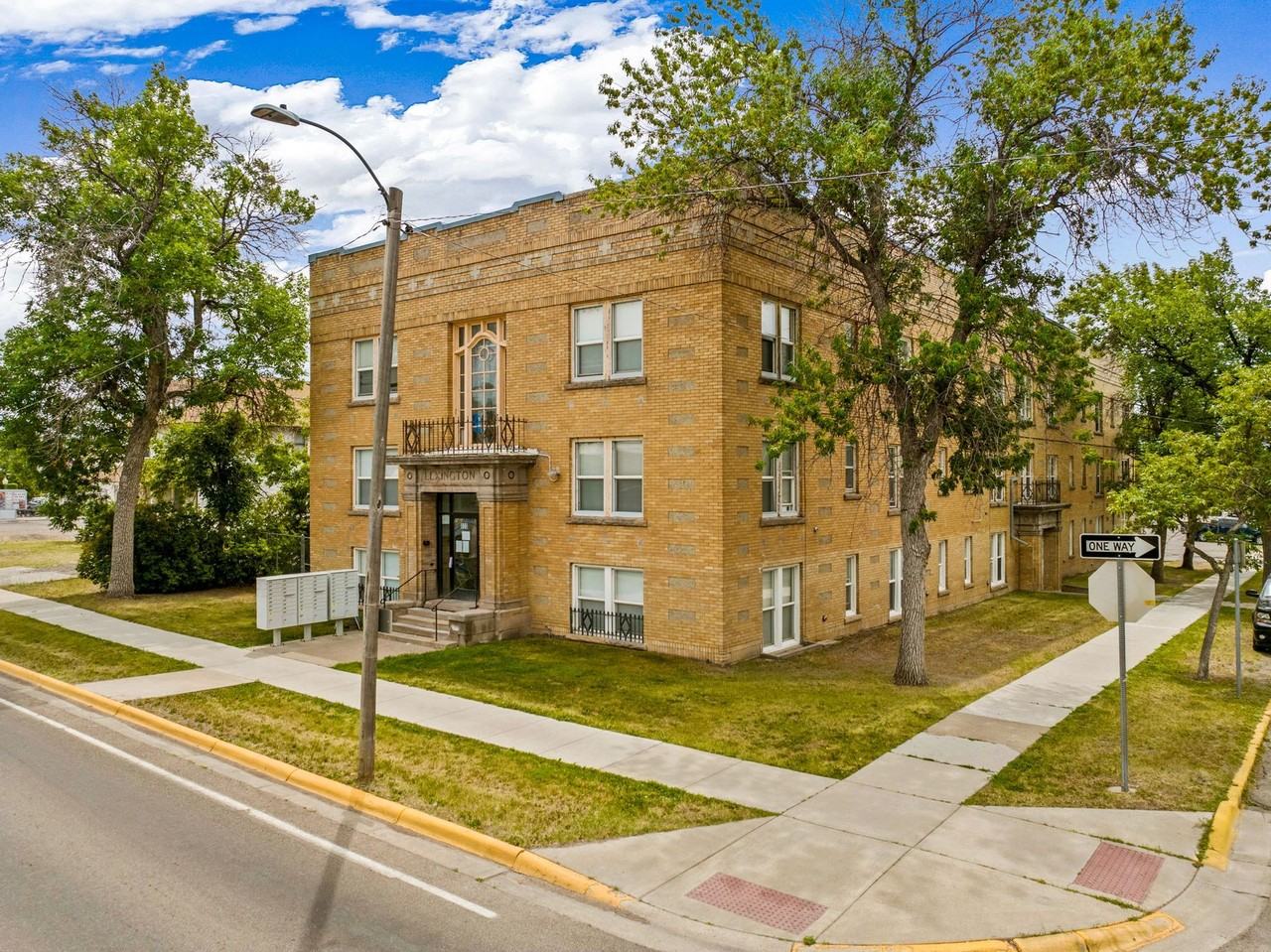 Lexington apartments - Photo 2 of 4